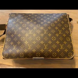 SOLD Louis Vuitton Messenger bag